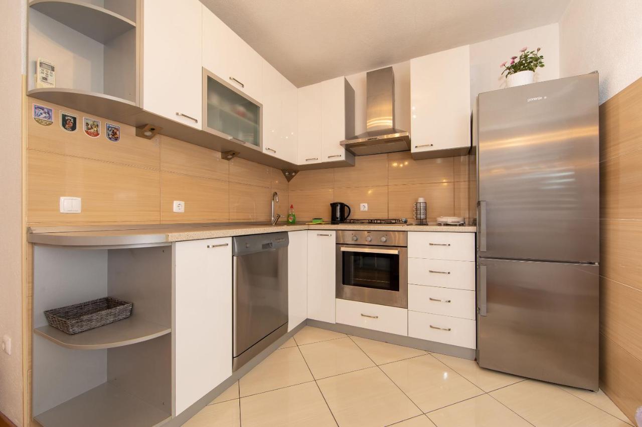 Apartment Nina & Mili Igrane